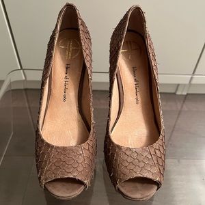Authentic House of Harlow 1960 python embossed leather heels
